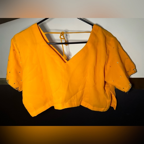 Women’s Traditional Indian Saree draped skirt Set with beading and embroidery - Picture 11 of 16